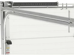 Sectionale Garagedeur Met Glad Effect En Centrale Loopdeur In Antraciet Met Motor - Lavega